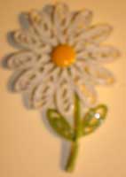 Daisy broach