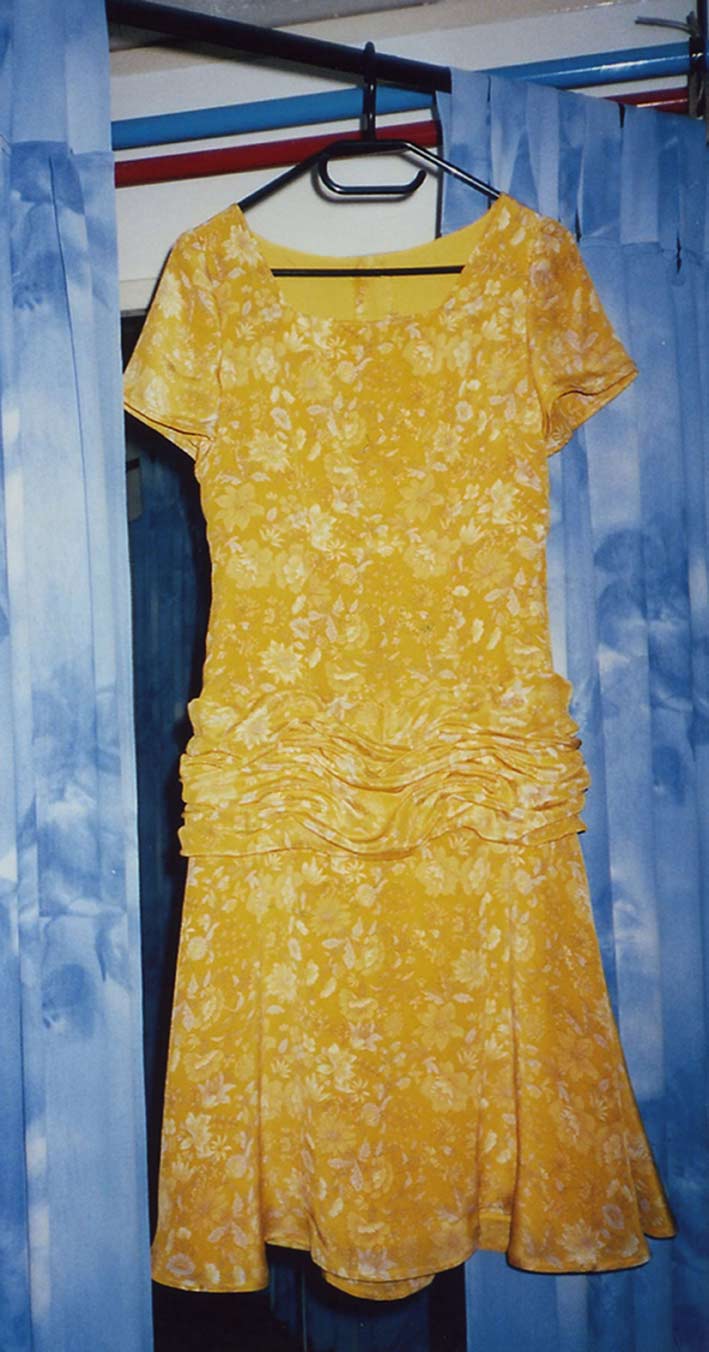 detail_yellow_dress